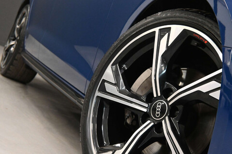 Audi A4 2.0 A4 Black Edition 40 TFSI MHEV Semi-Auto 5dr 10