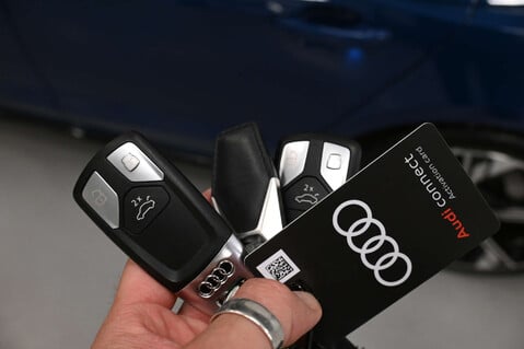 Audi A4 2.0 A4 Black Edition 40 TFSI MHEV Semi-Auto 5dr 41