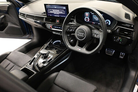 Audi A4 2.0 A4 Black Edition 40 TFSI MHEV Semi-Auto 5dr 11