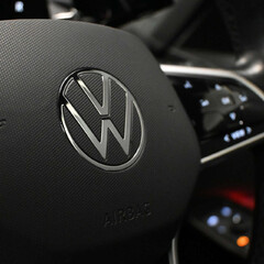 Volkswagen Id.3 Pro Performance 58kWh Life Hatchback 5dr Electric Auto (204 ps) 1