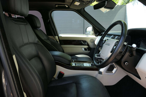 Land Rover Range Rover 3.0 Range Rover Vogue D MHEV Auto 4WD 5dr 21