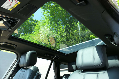 Land Rover Range Rover 3.0 Range Rover Vogue D MHEV Auto 4WD 5dr 23