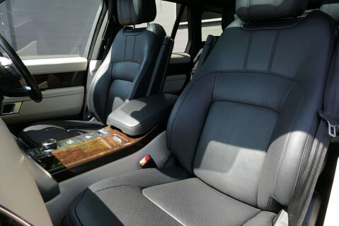Land Rover Range Rover 3.0 Range Rover Vogue D MHEV Auto 4WD 5dr 5