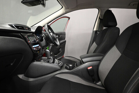 Nissan Qashqai 1.3 Qashqai Acenta Premium DiG-T Semi-Auto 5dr 6