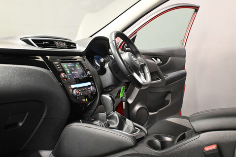 Nissan Qashqai 1.3 Qashqai Acenta Premium DiG-T Semi-Auto 5dr 14