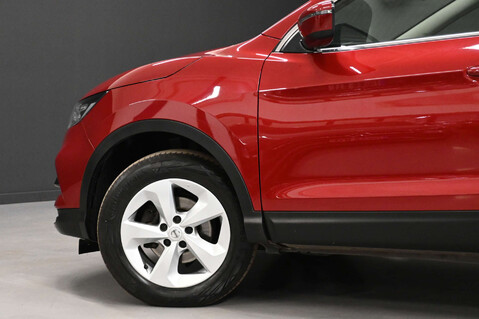 Nissan Qashqai 1.3 Qashqai Acenta Premium DiG-T Semi-Auto 5dr 25