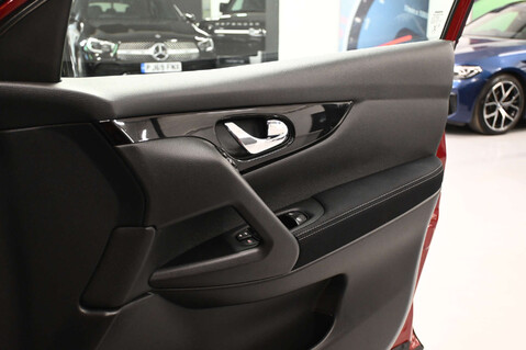 Nissan Qashqai 1.3 Qashqai Acenta Premium DiG-T Semi-Auto 5dr 31