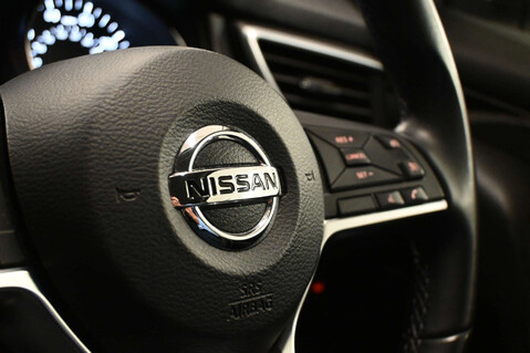 Nissan Qashqai 1.3 Qashqai Acenta Premium DiG-T Semi-Auto 5dr 27