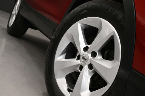 Nissan Qashqai 1.3 Qashqai Acenta Premium DiG-T Semi-Auto 5dr 43