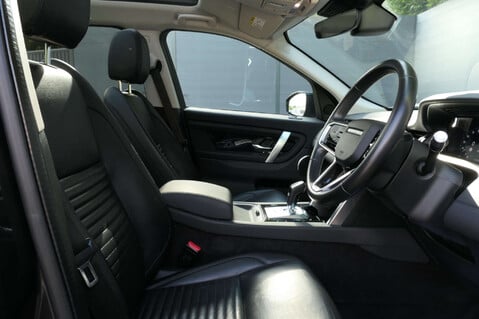 Land Rover Discovery Sport 2.0 Discovery Sport SE MHEV Auto 4WD 5dr 18