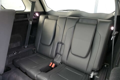 Land Rover Discovery Sport 2.0 Discovery Sport SE MHEV Auto 4WD 5dr 22