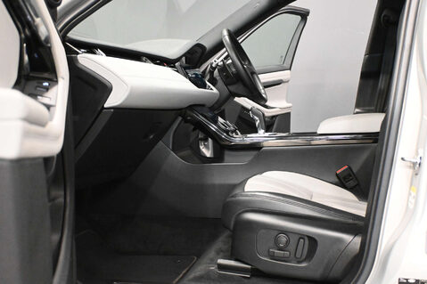 Land Rover Range Rover Evoque 2.0 Range Rover Evoque R-Dynamic SE Auto 4WD 5dr 22