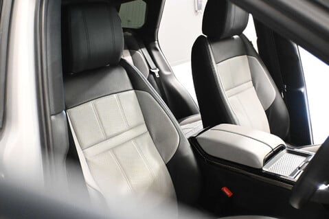 Land Rover Range Rover Evoque 2.0 Range Rover Evoque R-Dynamic SE Auto 4WD 5dr 24