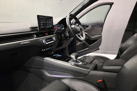 Audi A4 2.0 A4 Vorsprung 40 TDI MHEV Q Semi-Auto 4WD 5dr 20