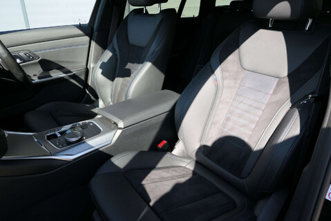 BMW 3 Series M SPORT AUTO 40