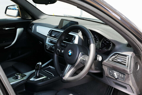 BMW 1 Series 1.5 118i M Sport Shadow Edition Auto 5dr 4