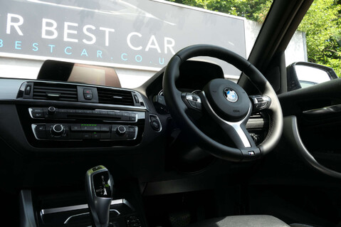 BMW 1 Series 1.5 118i M Sport Shadow Edition Auto 5dr 32