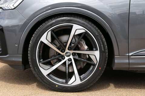 Audi Q7 3.0 Q7 Black Edition 45 TDI MHEV Quattro Auto 4WD 5dr 9