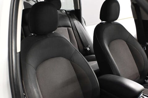 Mini Clubman 1.5 Clubman Cooper Classic 6dr 29