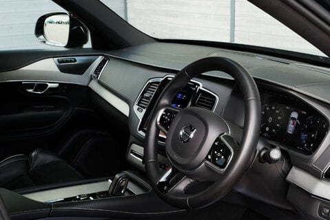 Volvo XC90 2.0 XC90 R-Design Pro B6 MHEV AWD Auto 4WD 5dr 4