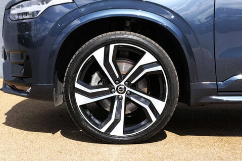 Volvo XC90 2.0 XC90 R-Design Pro B6 MHEV AWD Auto 4WD 5dr 9