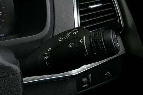 Volvo XC90 2.0 XC90 R-Design Pro B6 MHEV AWD Auto 4WD 5dr 29