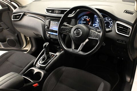 Nissan Qashqai 1.3 Qashqai Acenta Premium DiG-T Semi-Auto 5dr 8