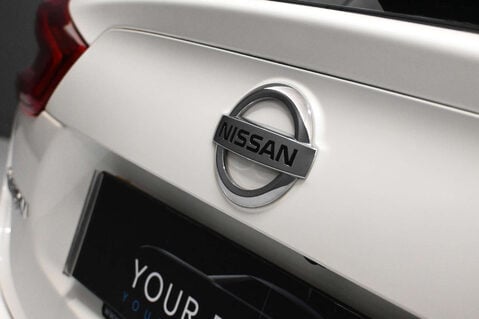 Nissan Qashqai 1.3 Qashqai Acenta Premium DiG-T Semi-Auto 5dr 24