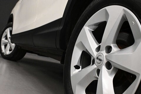 Nissan Qashqai 1.3 Qashqai Acenta Premium DiG-T Semi-Auto 5dr 28