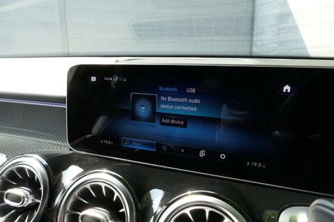 Mercedes-Benz GLB 2.0 GLB 220 AMG Line Premium D 4Matic Auto 4WD 5dr 29