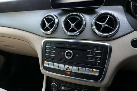 Mercedes-Benz GLA 2.1 GLA 220 Sport Premium+ D 4Matic Auto 4WD 5dr 27