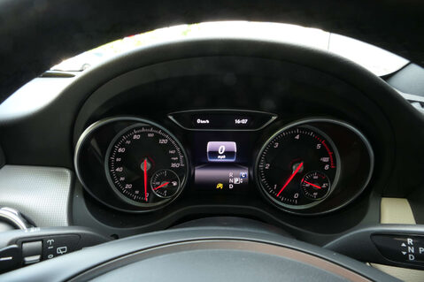 Mercedes-Benz GLA 2.1 GLA 220 Sport Premium+ D 4Matic Auto 4WD 5dr 41