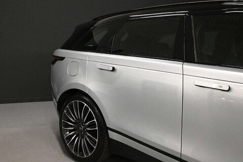 Land Rover Range Rover Velar 2.0 Range Rover Velar R-Dynamic SE D MHEV Auto 4WD 5dr 32