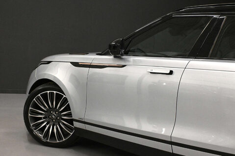 Land Rover Range Rover Velar 2.0 Range Rover Velar R-Dynamic SE D MHEV Auto 4WD 5dr 16