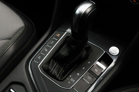 Volkswagen Tiguan 1.5 Tiguan Allspace R-Line Tech TSi Evo Semi-Auto 5dr 30