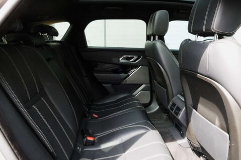 Land Rover Range Rover Velar 3.0 Range Rover Velar R-Dynamic SE D300 Auto 4WD 5dr 39