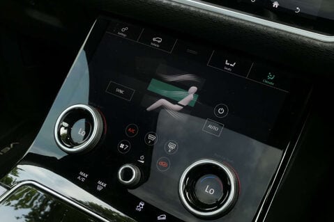 Land Rover Range Rover Velar 3.0 Range Rover Velar R-Dynamic SE D300 Auto 4WD 5dr 35