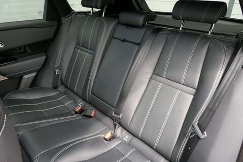 Land Rover Range Rover Velar 3.0 Range Rover Velar R-Dynamic SE D300 Auto 4WD 5dr 5