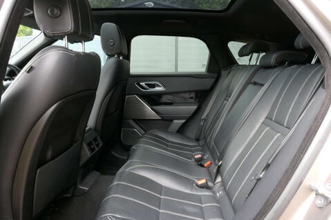 Land Rover Range Rover Velar 3.0 Range Rover Velar R-Dynamic SE D300 Auto 4WD 5dr 41
