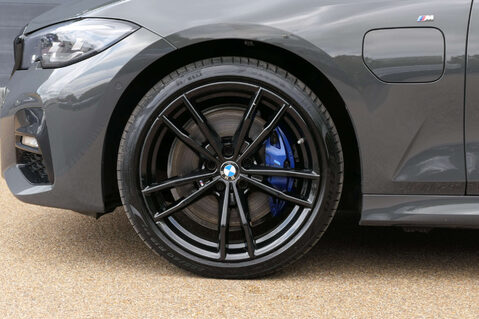 BMW 3 Series 2.0 330e M Sport Professional Edition Auto 4dr 9