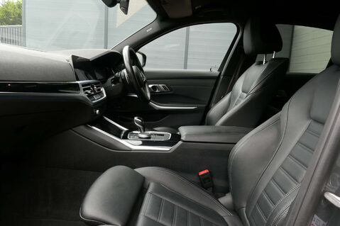 BMW 3 Series 2.0 330e M Sport Professional Edition Auto 4dr 29