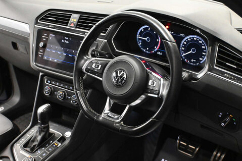 Volkswagen Tiguan 2.0 Tiguan R-Line TDI BlueMotion Technology 4Motion Semi-Auto 4WD 5dr 22