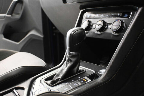 Volkswagen Tiguan 2.0 Tiguan R-Line TDI BlueMotion Technology 4Motion Semi-Auto 4WD 5dr 24