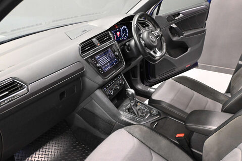 Volkswagen Tiguan 2.0 Tiguan R-Line TDI BlueMotion Technology 4Motion Semi-Auto 4WD 5dr 34