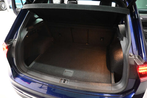 Volkswagen Tiguan 2.0 Tiguan R-Line TDI BlueMotion Technology 4Motion Semi-Auto 4WD 5dr 54