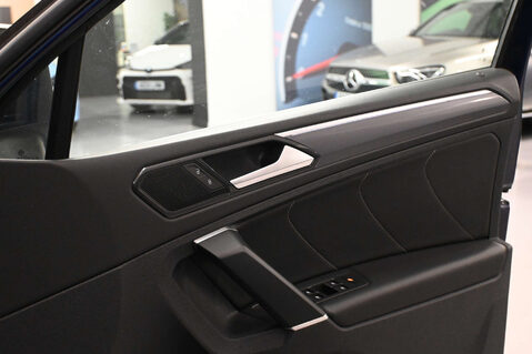 Volkswagen Tiguan 2.0 Tiguan R-Line TDI BlueMotion Technology 4Motion Semi-Auto 4WD 5dr 42