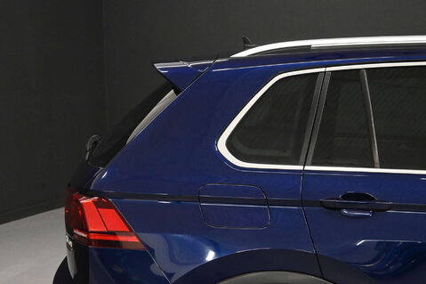 Volkswagen Tiguan 2.0 Tiguan R-Line TDI BlueMotion Technology 4Motion Semi-Auto 4WD 5dr 43