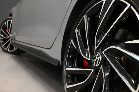 Volkswagen Golf 2.0 Golf GTi TSi Semi-Auto 5dr 25