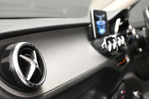 Mercedes-Benz X Class 3.0 X350 Power D 4Matic Auto 4WD 31