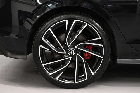 Volkswagen Golf 2.0 Golf GTi TSi Semi-Auto 5dr 29